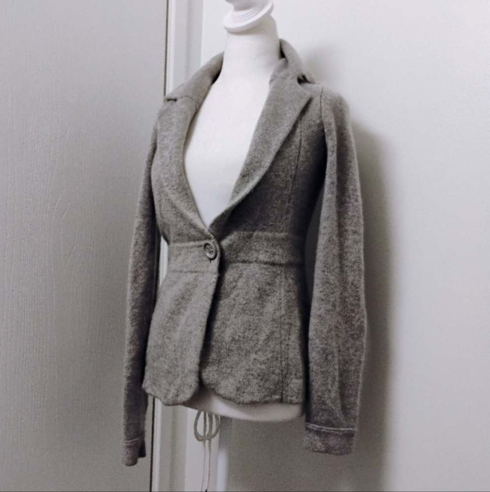 Neiman Marcus Buttoned Cashmere Knit Blazer Style Cardigan Sz S